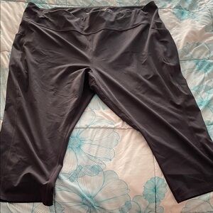 tek gear Black Ultrastretch Performance Capri Leggings